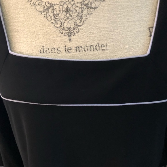 NET Whbm Black dress with square neckline and flare sleeve - Picture 4 of 9